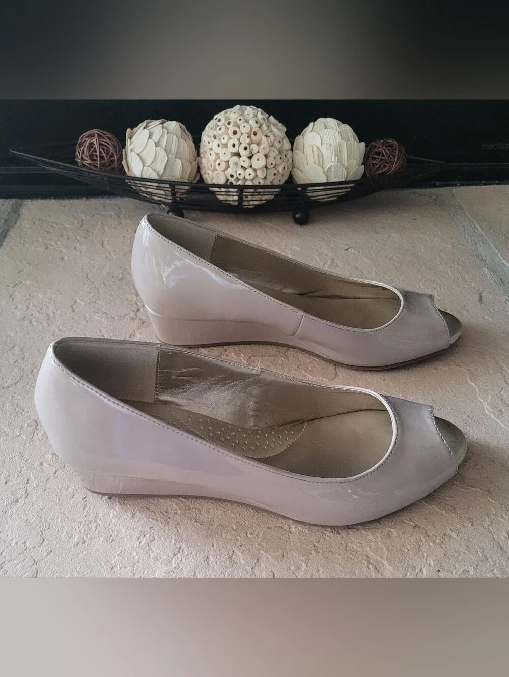 Bandolino product pair
